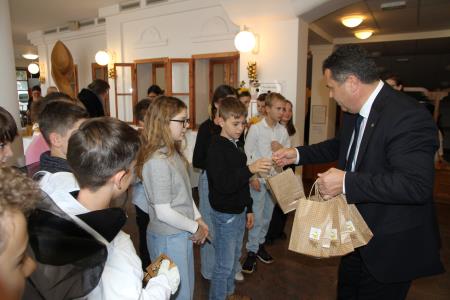 2024-12-06 10-04-15 - 0024